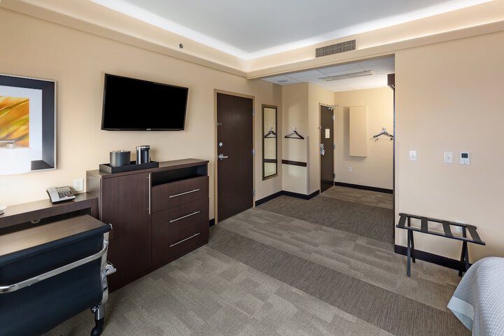 Room 18 of 35