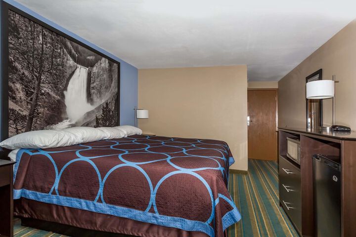 Room 5 of 17