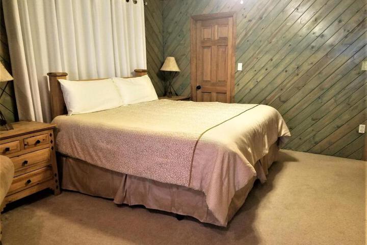 Rivers Edge Cabin