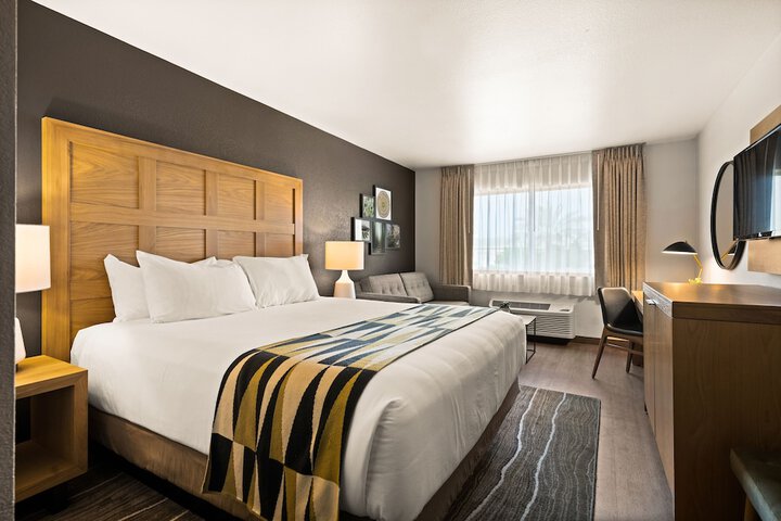 Room 27 of 60