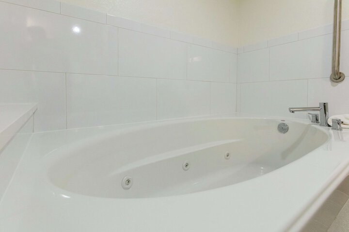 Room 10 of 47