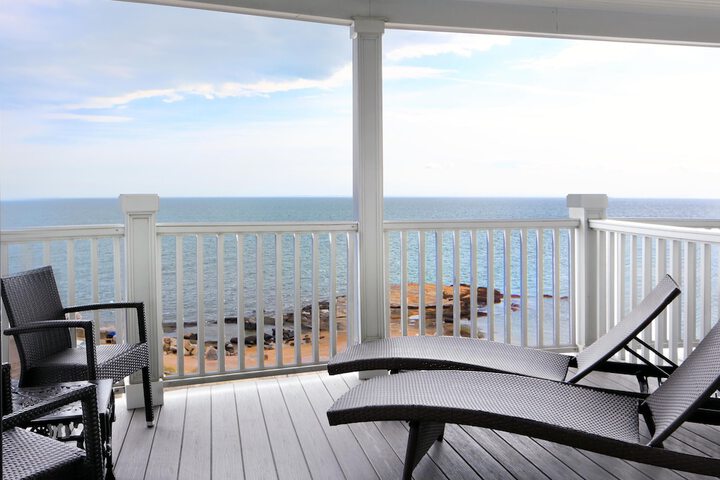 Madison Beach Hotel