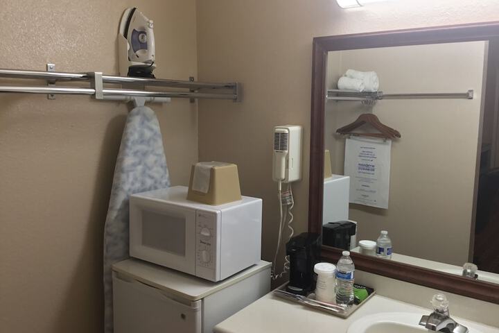 Room 25 of 42