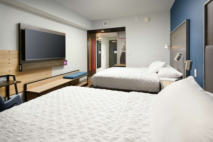 Room 13 of 22