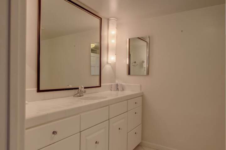 Room 16 of 35
