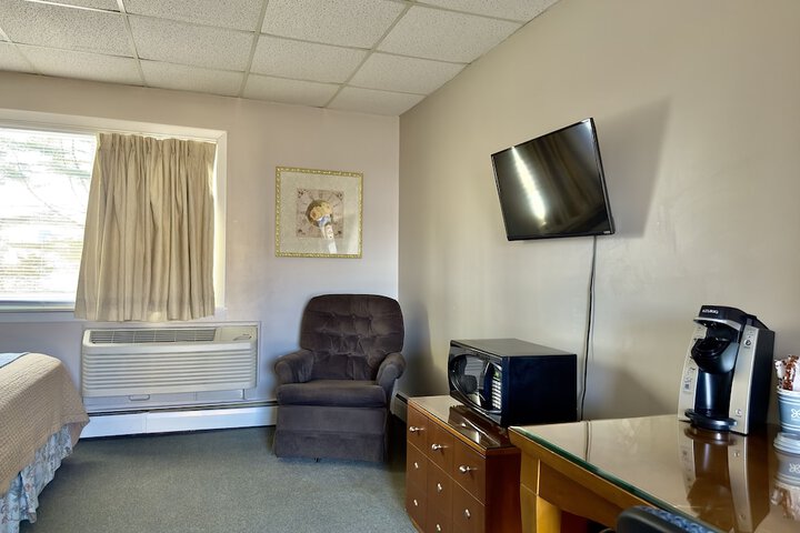 Room 14 of 35
