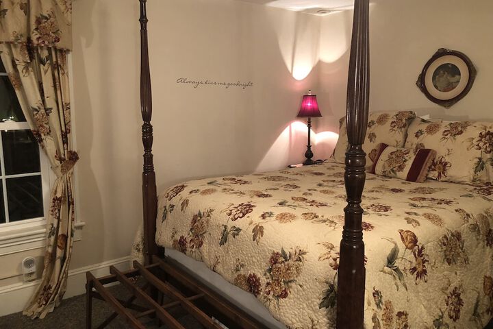 Room 37 of 62