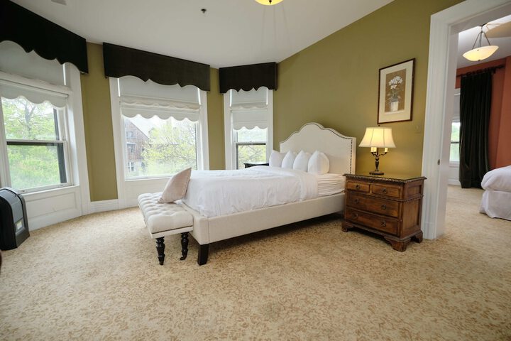 Room 163 of 185