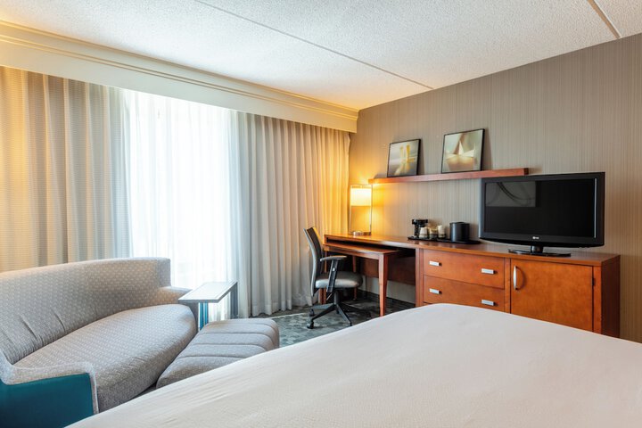 Courtyard by Marriott Nashua