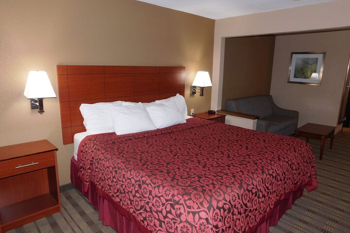 Room 27 of 36