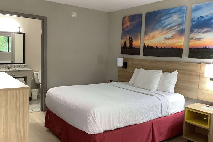 Room 8 of 34