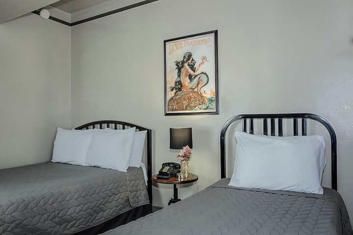 Room 128 of 166
