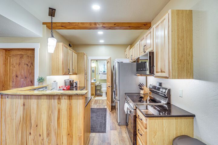 Cozy Eureka Getaway - Hike Bike, Hunt & Fish!