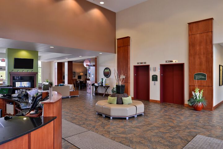 Hotel 5 of 75