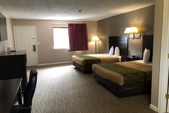 Room 16 of 18