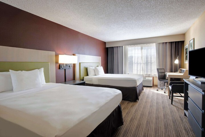 Comfort Inn & Suites St. Paul Northeast