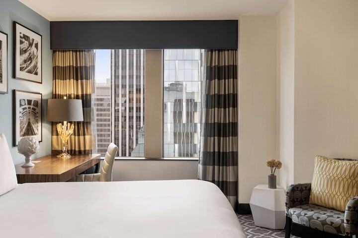 Room 32 of 78