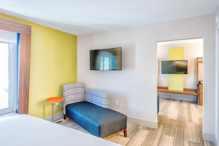 Room 28 of 50