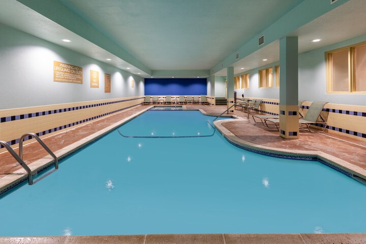 Pool 13 of 44