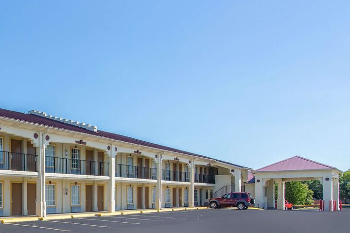 Hotel 4 of 18