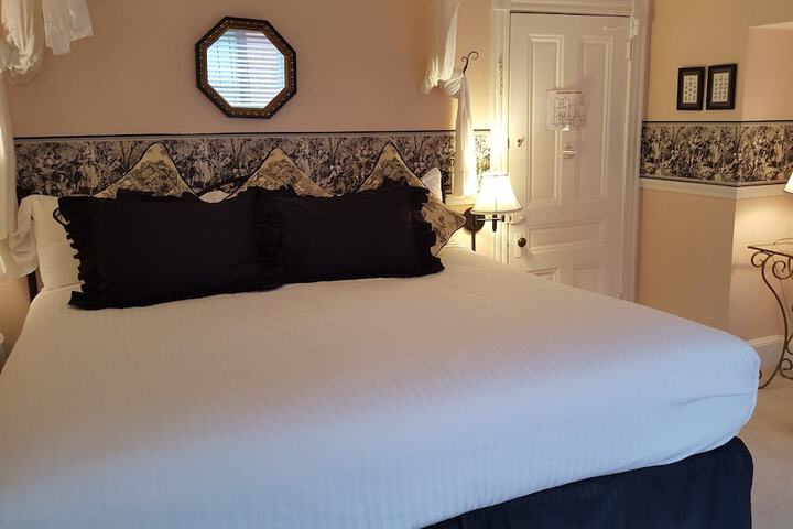 Room 5 of 13