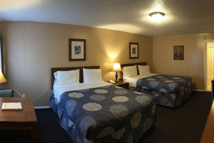 Room 12 of 32