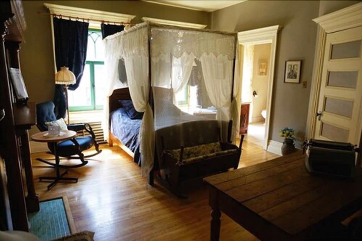 Room 29 of 49