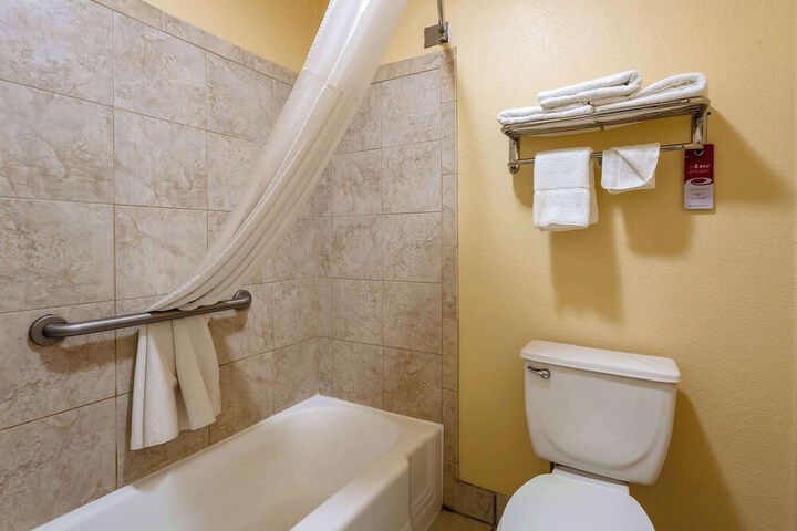 Econo Lodge Inn & Suites Santa Rosa