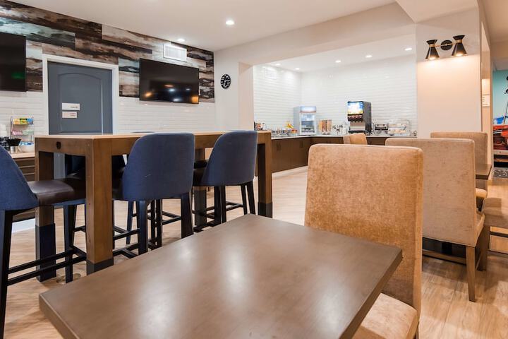 Best Western Plus New Barstow Inn & Suites