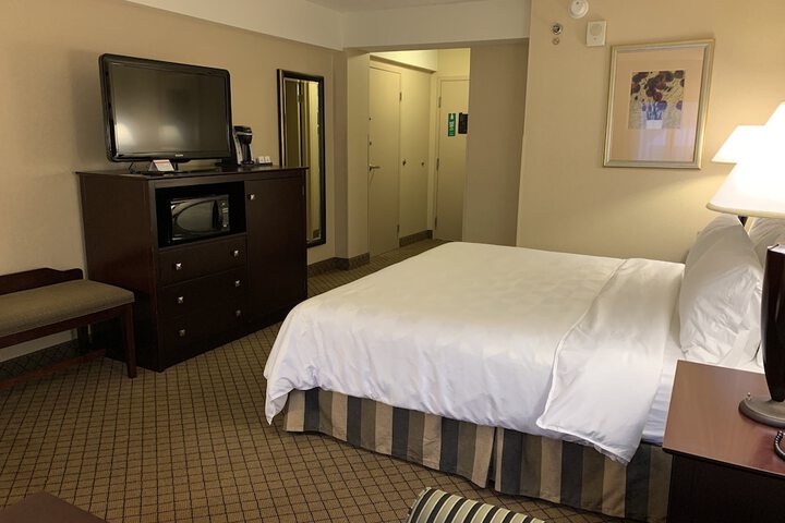 Room 33 of 57