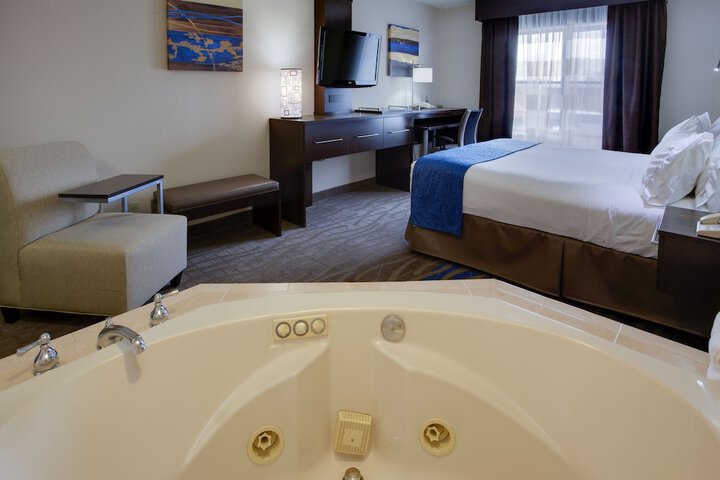 Room 16 of 39