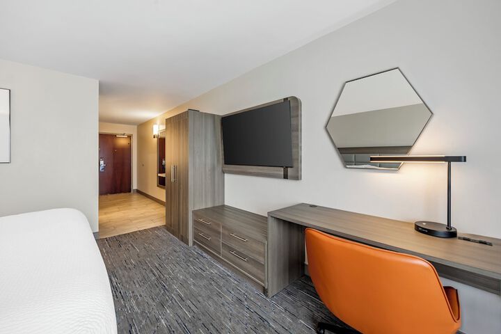 Room 21 of 37