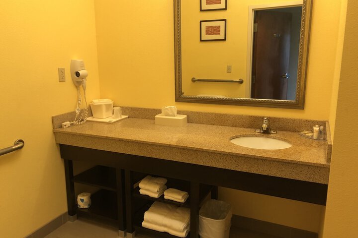 Room 46 of 85