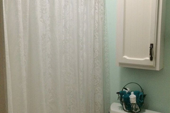 Room 72 of 108