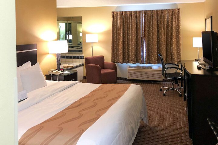 Room 11 of 25