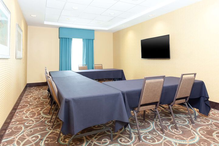 Hampton Inn & Suites Niles / Warren
