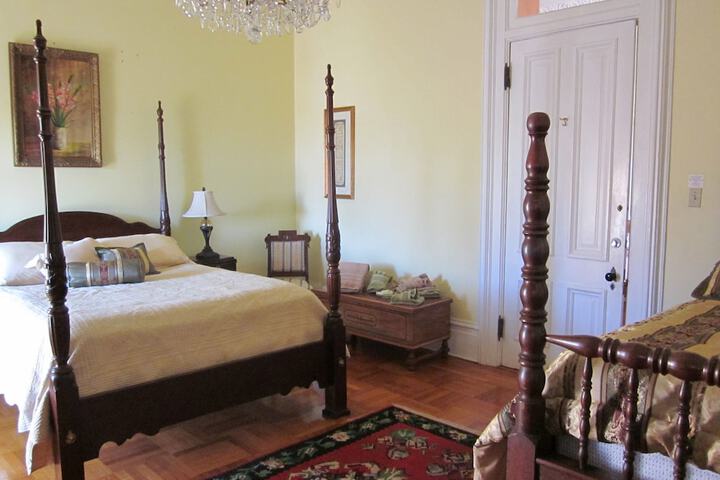 Room 26 of 74