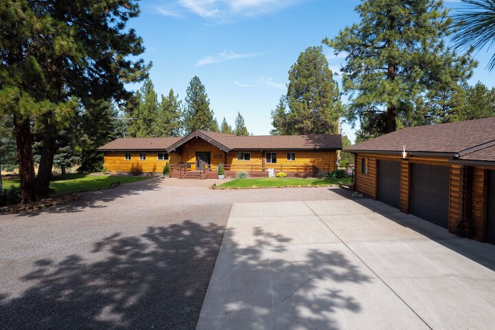 High-end Cabin 3BR 30min to Hoodoo Ski