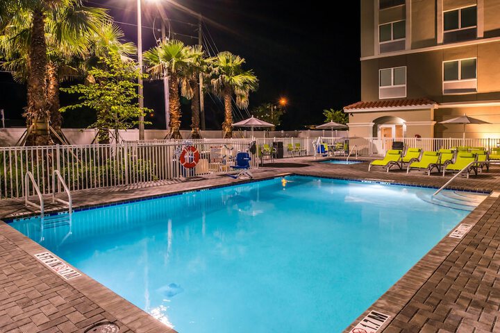 Pool 18 of 106