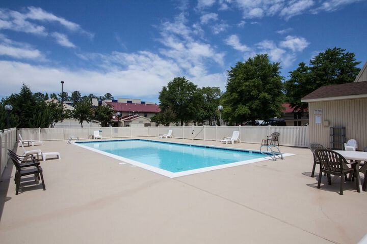 Pool 4 of 35