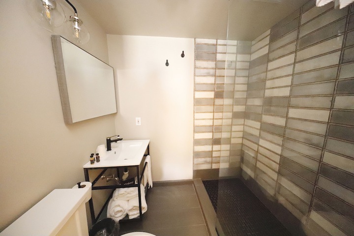 Room 44 of 75