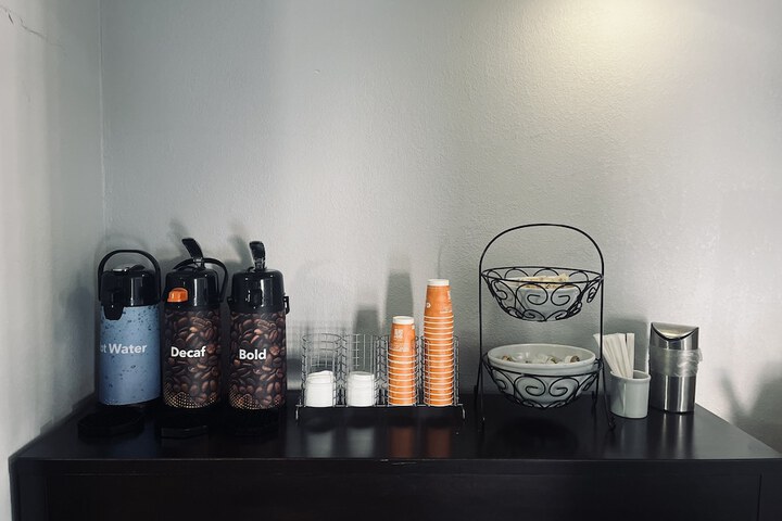 Breakfast/Coffee Service 22 of 25