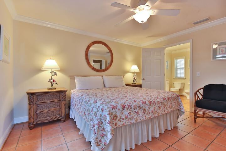 Tortuga Inn Beach Resort