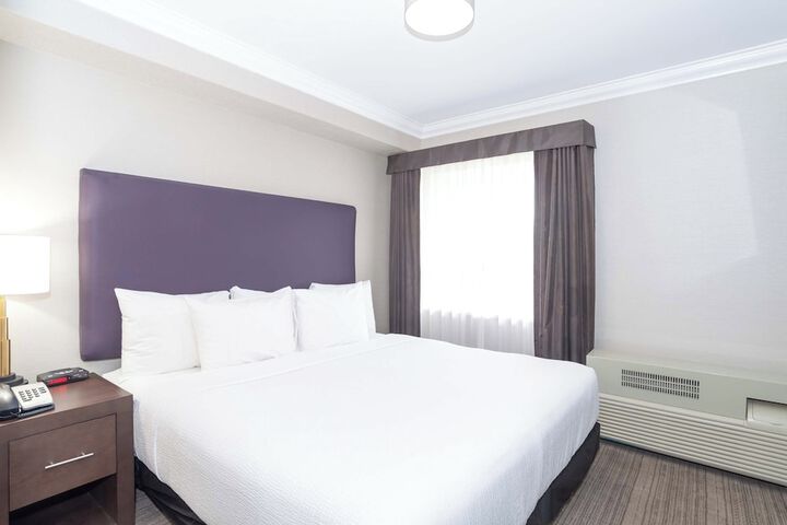 Room 17 of 32
