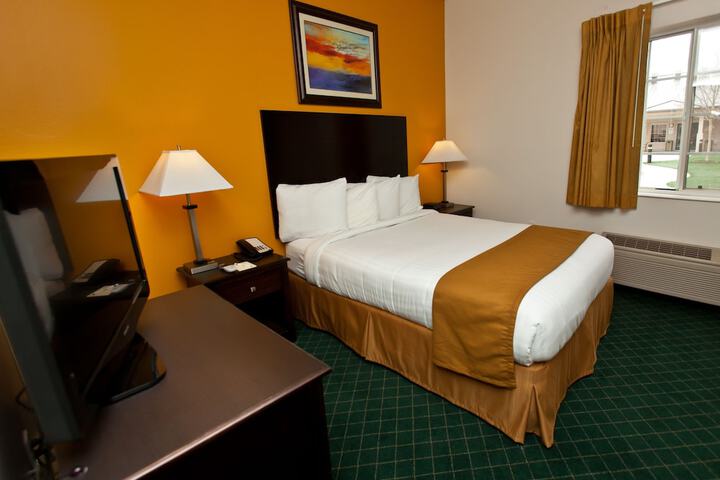 Room 8 of 35