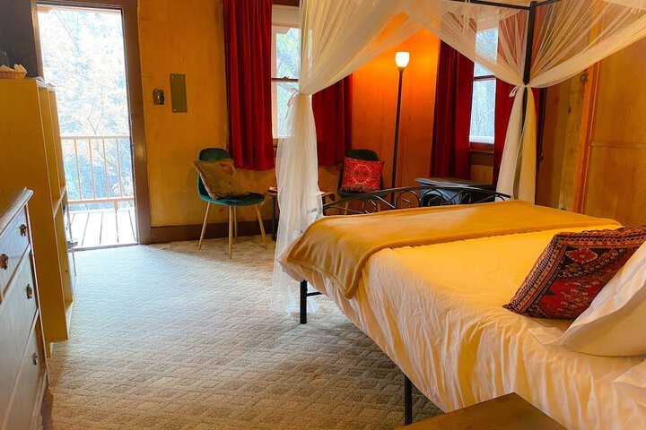 Room 25 of 72