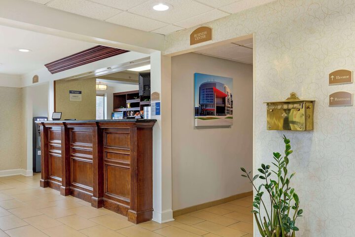 Best Western The Inn at Sharon / Foxboro