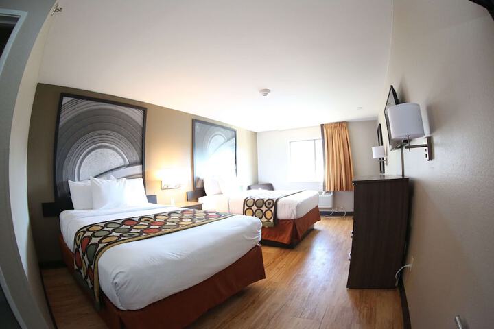 Room 9 of 27