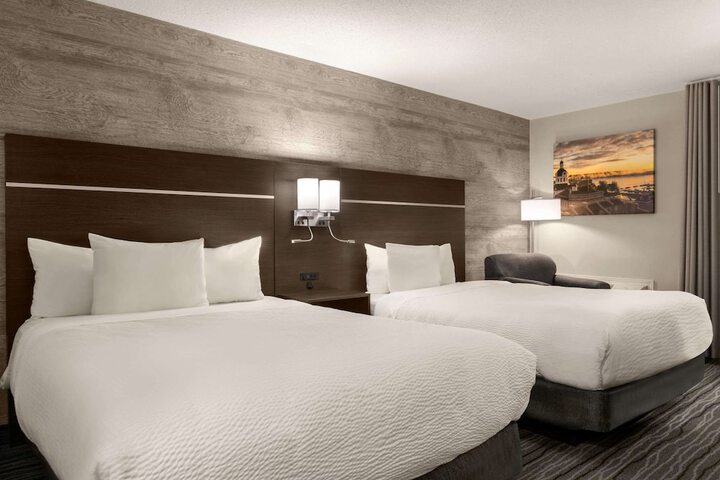 Room 12 of 25