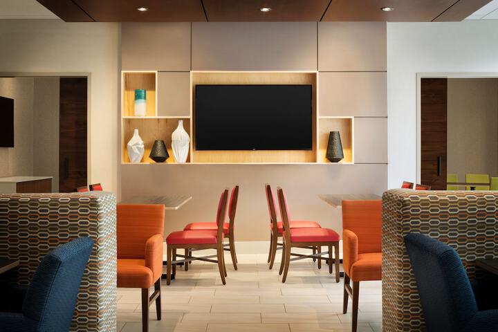 Holiday Inn Express & Suites Savannah N - Port Wentworth by IHG